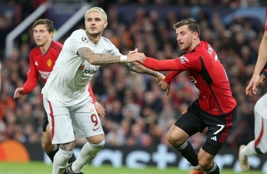 Scholes ve Ferdinand'dan MANU'ya Eleştiri!
