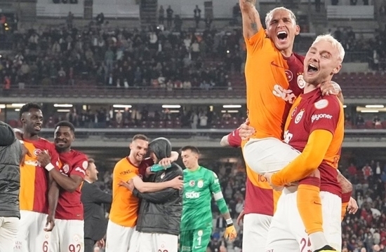 Galatasaray Ligde Takılmıyor